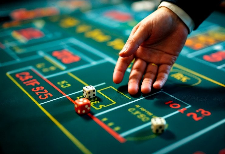 Classic slot feature cards showing mobile privacy and account safety topics